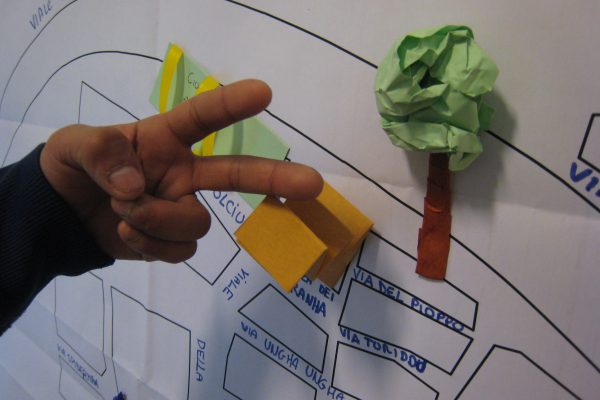 Topos in fabula: la città come grande libro “vivente”